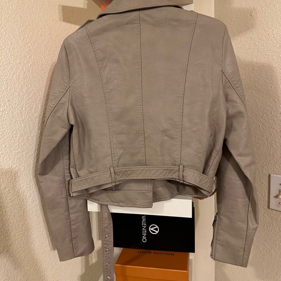 Women’s leather jacket🦋🌺❤️🔥 - Picture 2 of 5